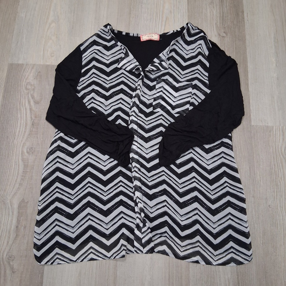 C'est La Vie Womens Black White Chevron Roll Tab Sleeve Chiffon Tunic Top XL